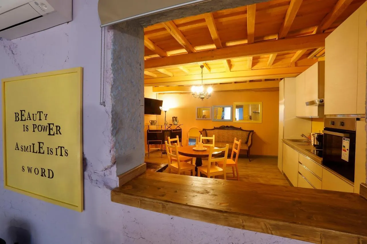 Rome Old Town Luxury Loft Apartment